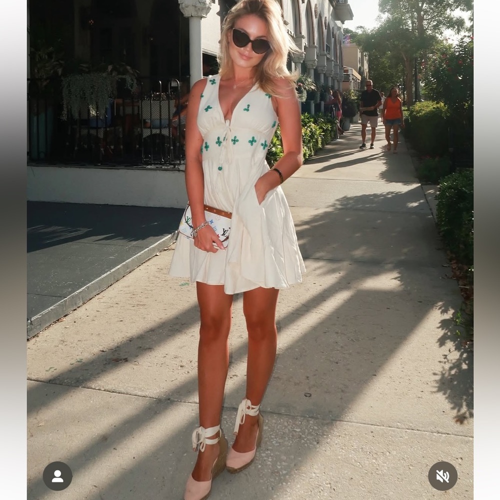 NWT House of Harlow  Cream Dress - Picture 3 of 11